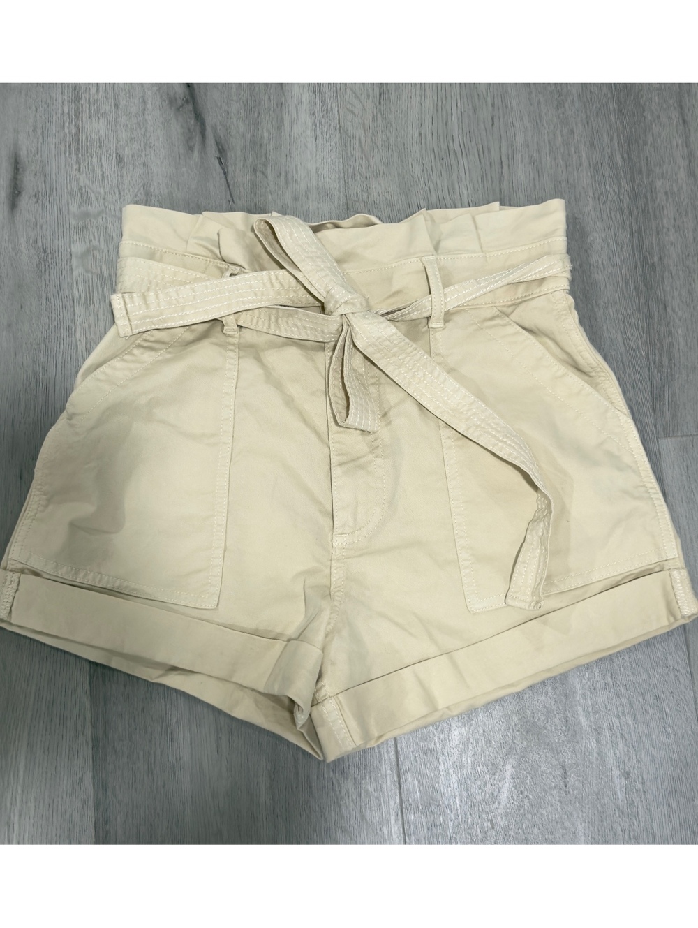 Abercrombie & Fitch Women Shorts Paperbag Waist Belted Beige Small